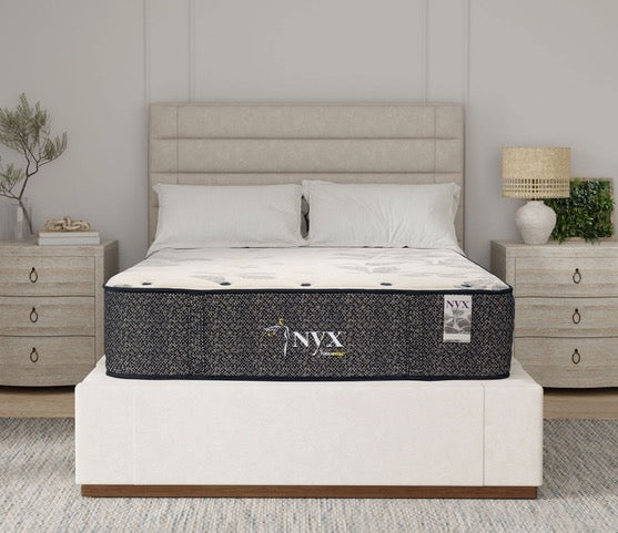 Nyx Twilight Luxe Firm